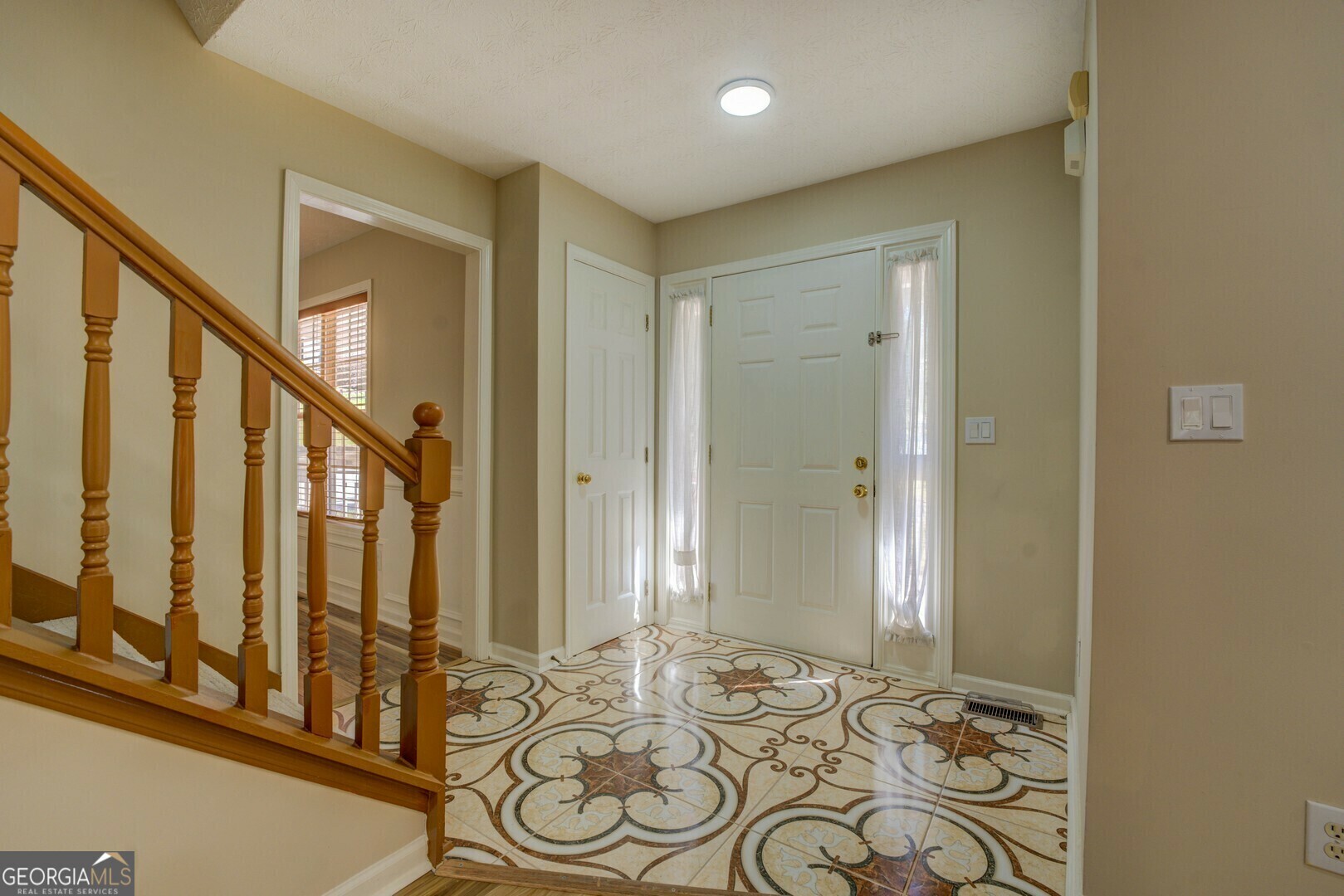 Property Photo: 2436 Green Hollow Court GA 30012