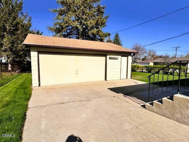 Property Photo: 1736 N 8th Street ND 58501