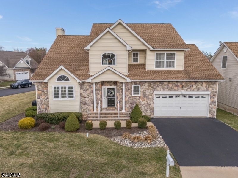 6 Apgar Ct  Raritan Twp. NJ 08822 photo