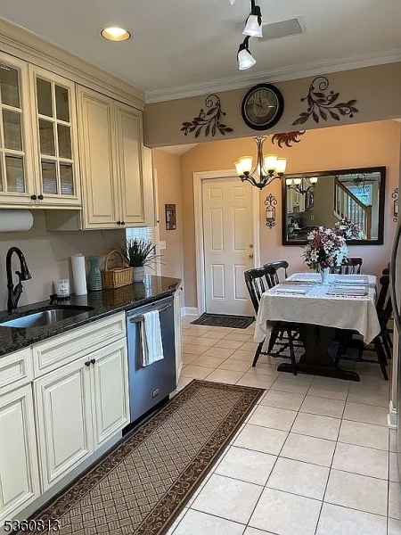 Property Photo: 5 Lynn Pl NJ 07444