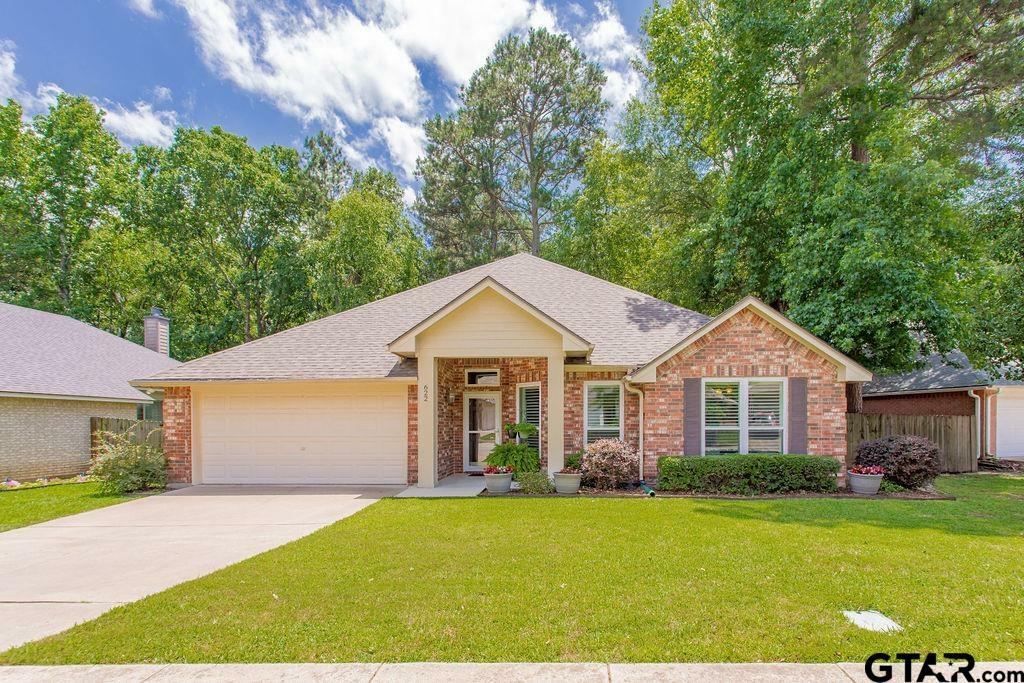 Property Photo: 622 Winding Brook Ln TX 75703