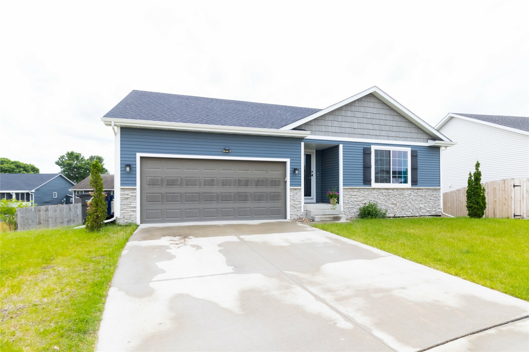 Property Photo: 2357 Shadow Creek Circle IA 50320