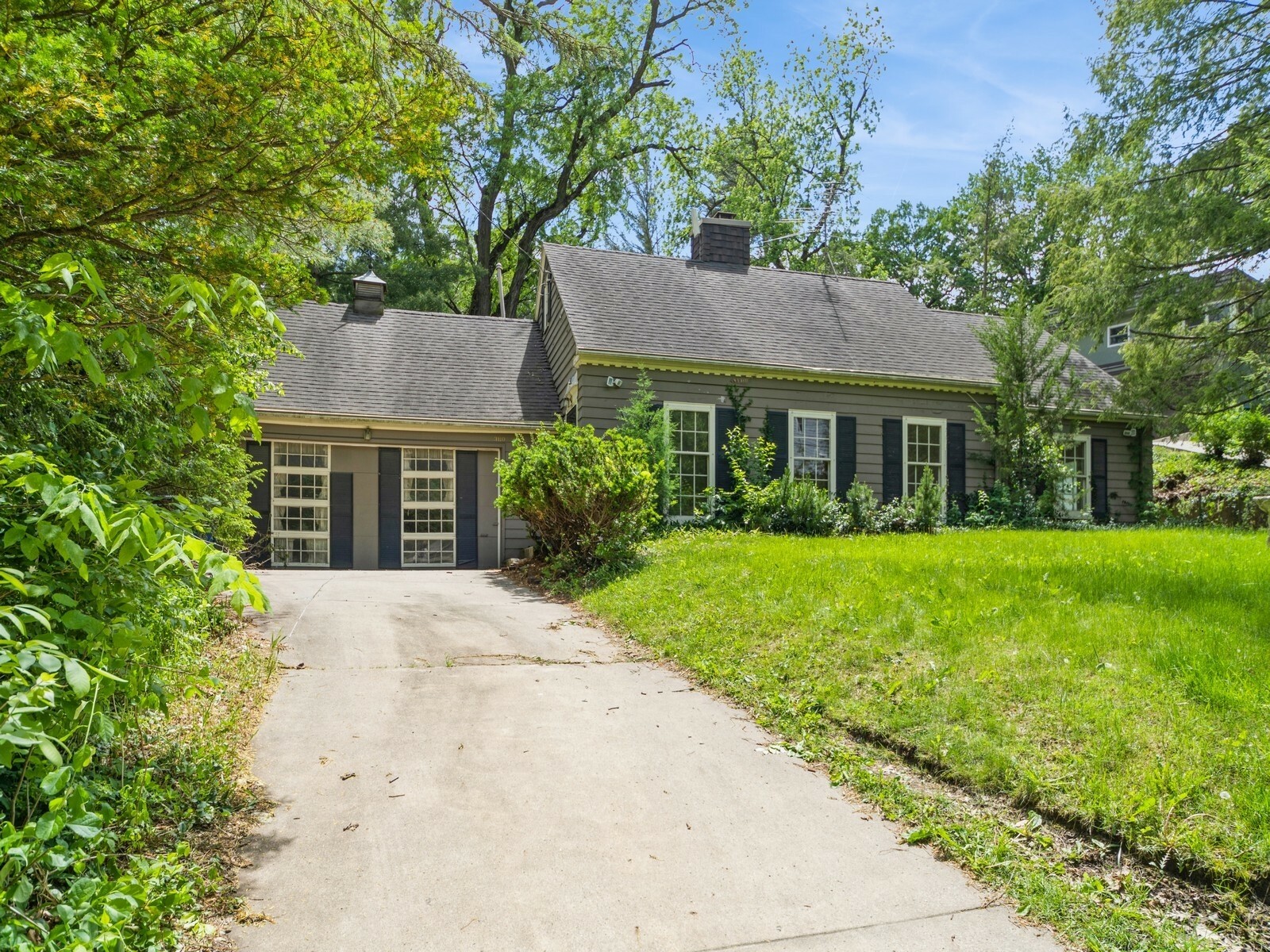 Property Photo: 3110 Saint Johns Road IA 50312