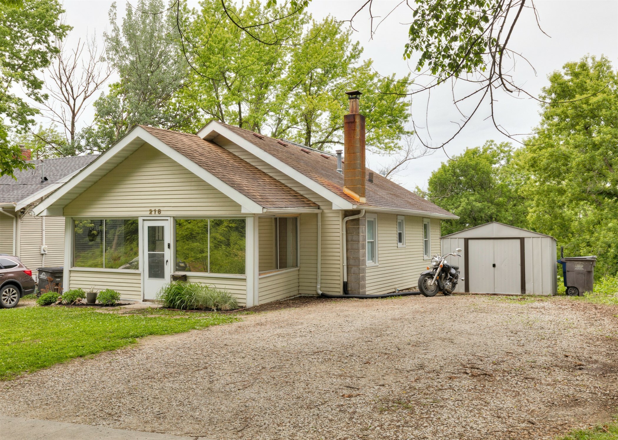 Property Photo: 216 56th Street IA 50312