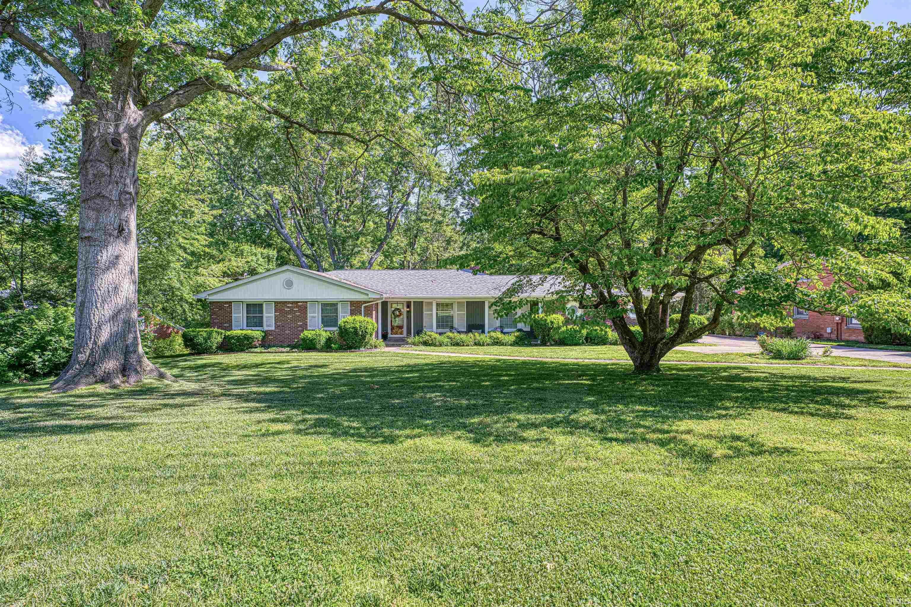 Property Photo: 6018 Newburgh Road IN 47715