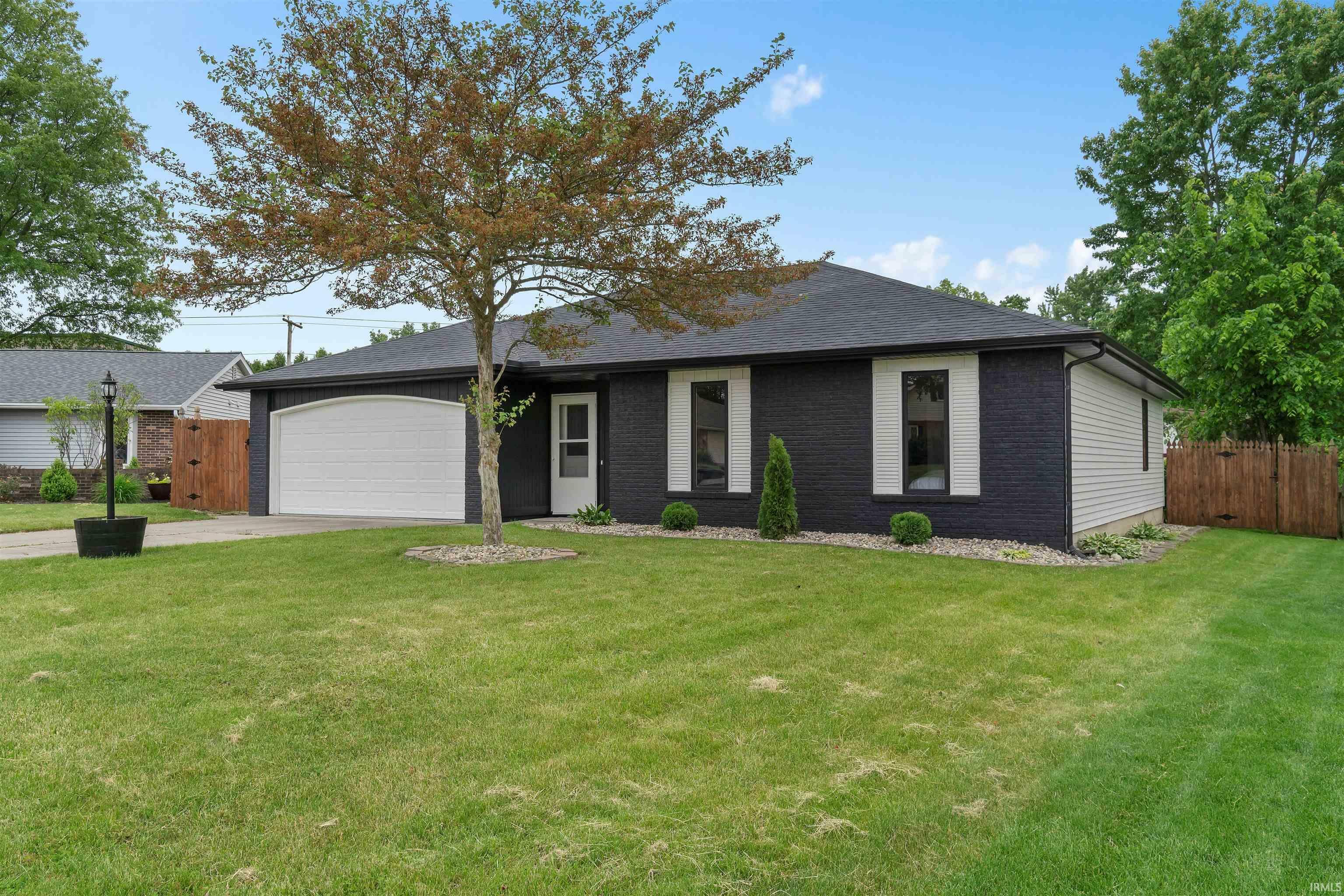 Property Photo: 8113 Northbury Drive IN 46818-1842
