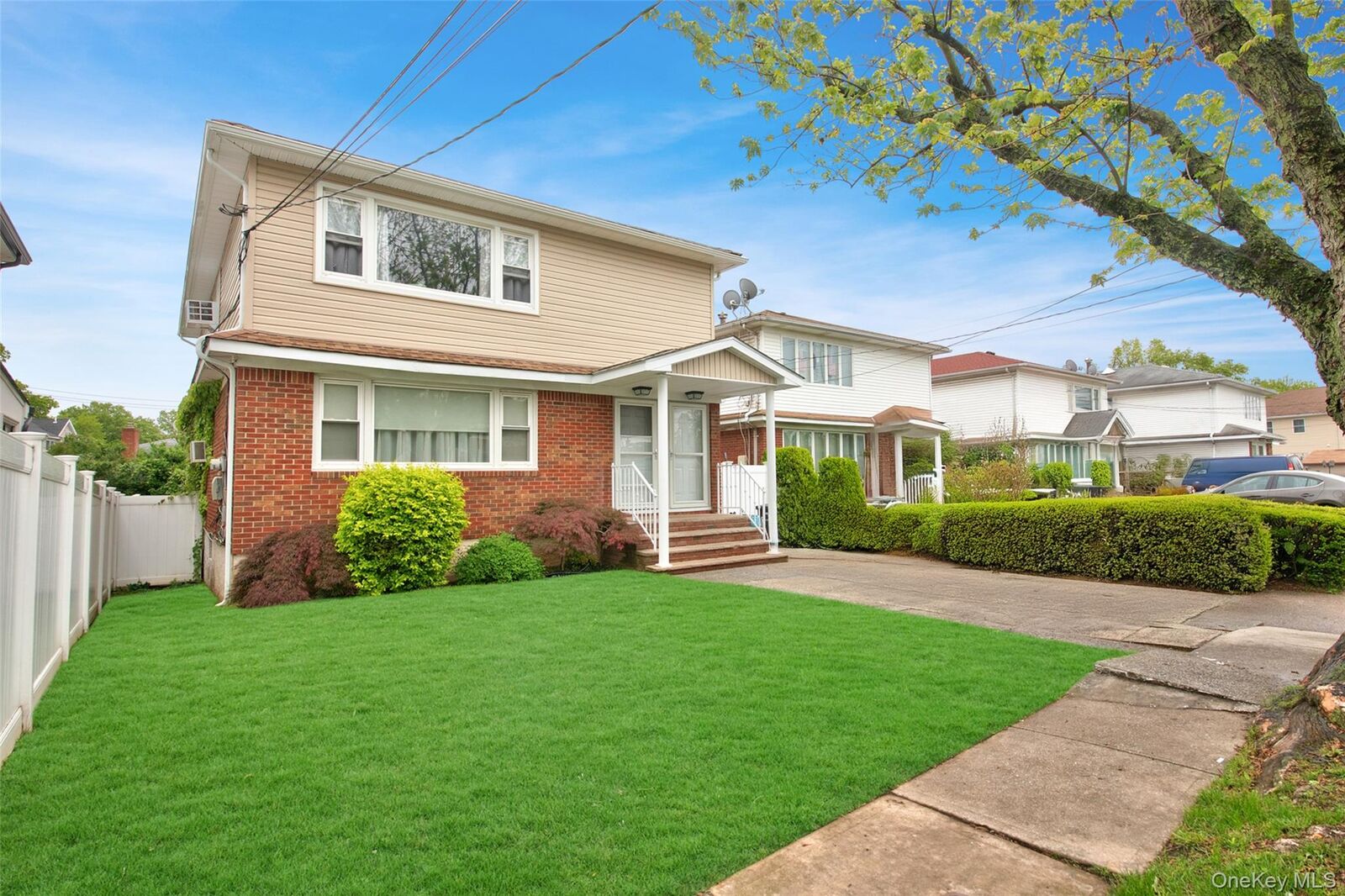 Property Photo:  160 Laconia Avenue  NY 10305 