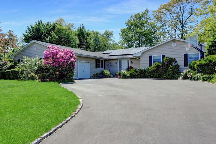Property Photo:  12 Bridle Path Lane  NY 11777 