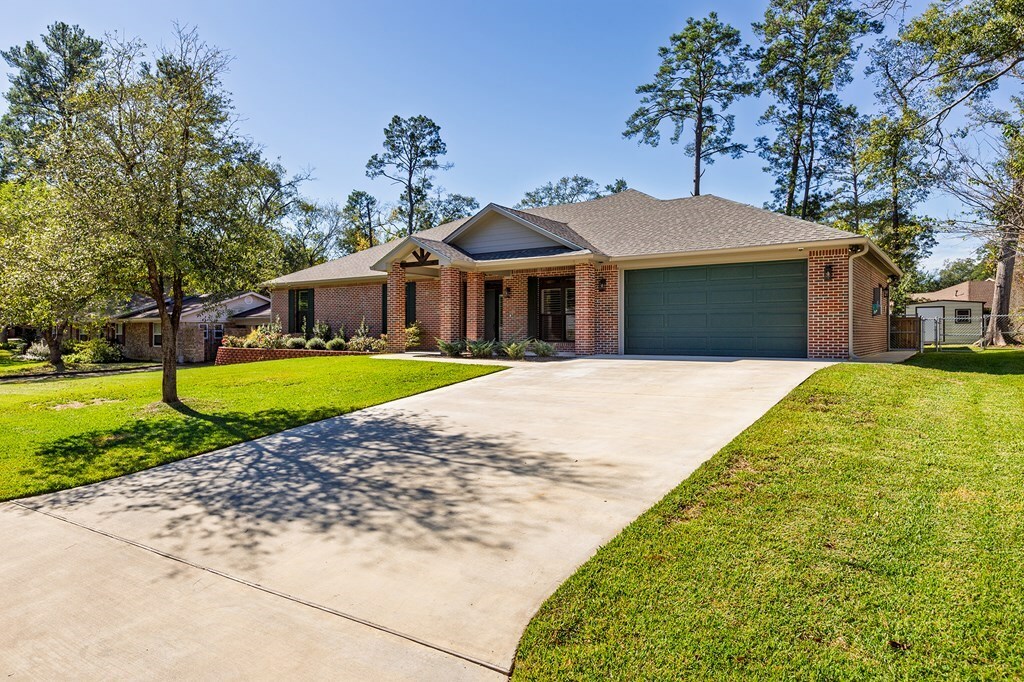 Property Photo: 1308 Walnut Bend Drive TX 75904