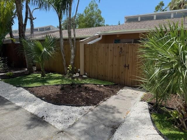 Property Photo: 500 N Jefferson Avenue G5 FL 34237