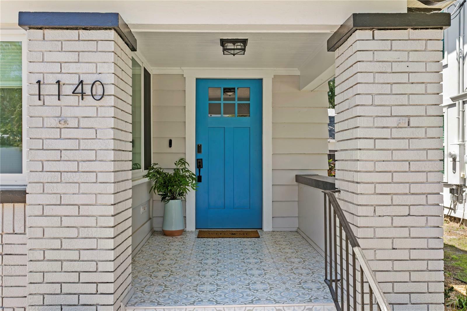 Property Photo: 1140 Oak Street NE FL 33701