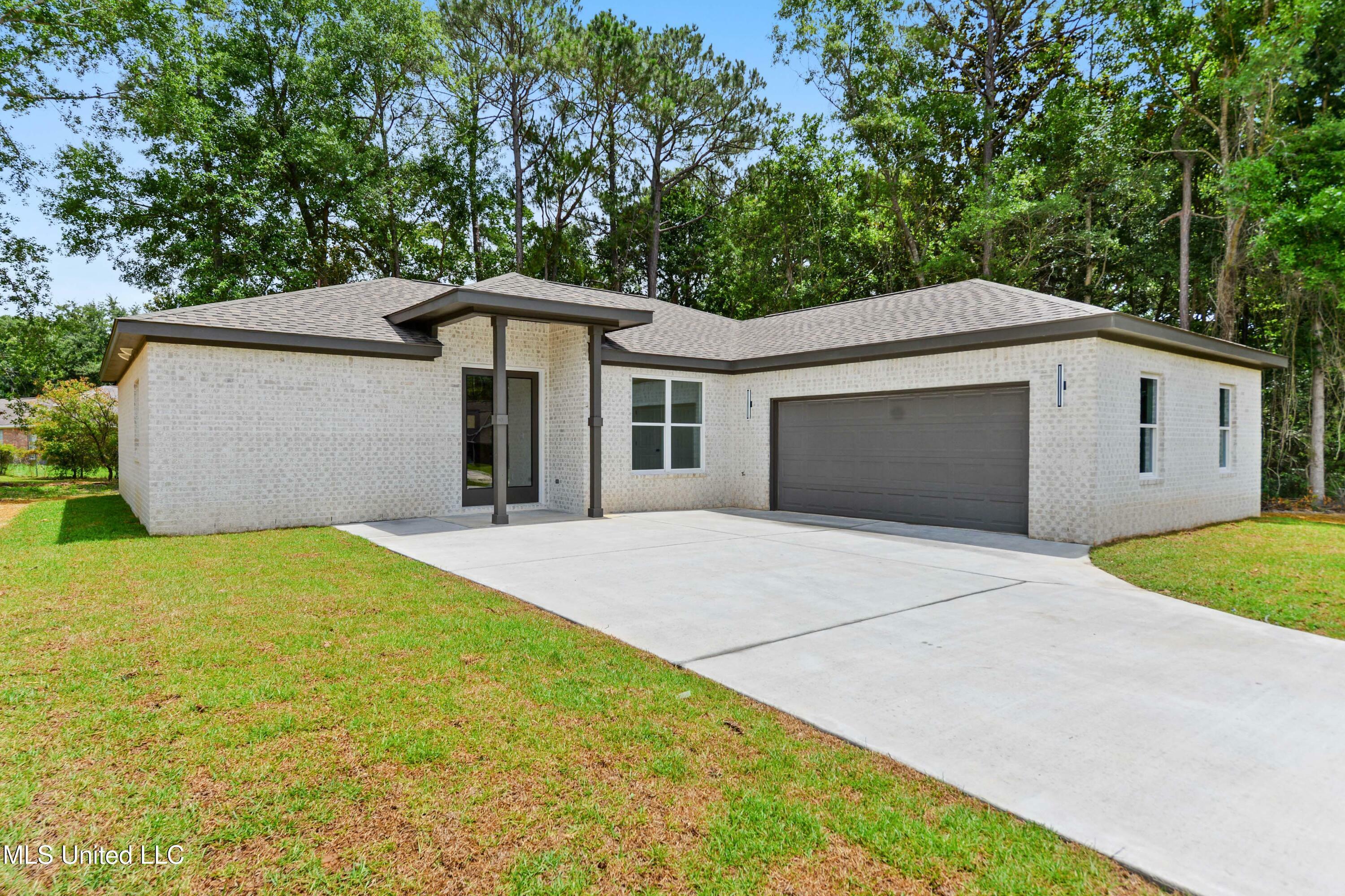 Property Photo:  1810 Bonsecur Cove  MS 39553 