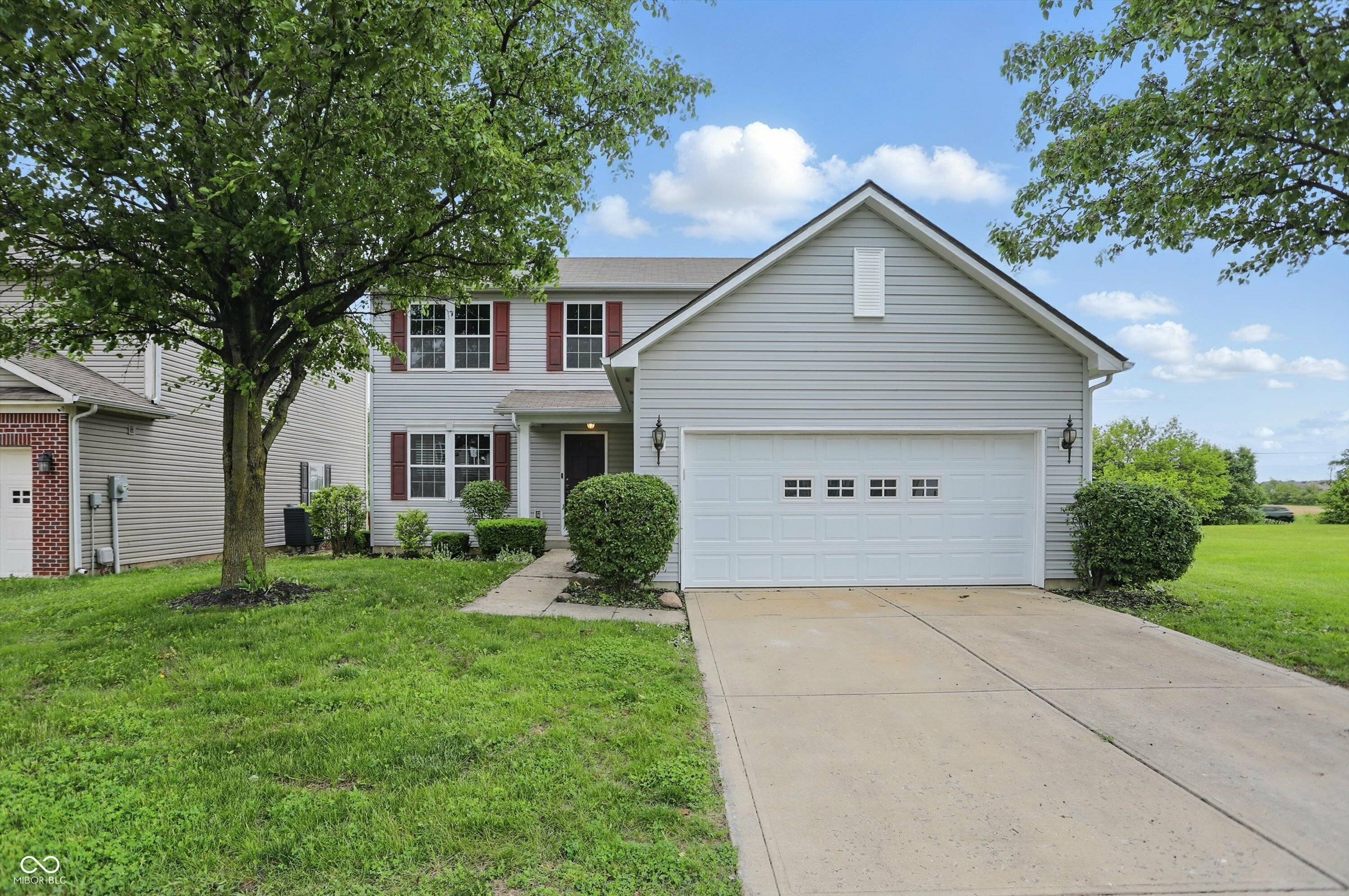 Property Photo: 10722 Landsbrook Run N IN 46060