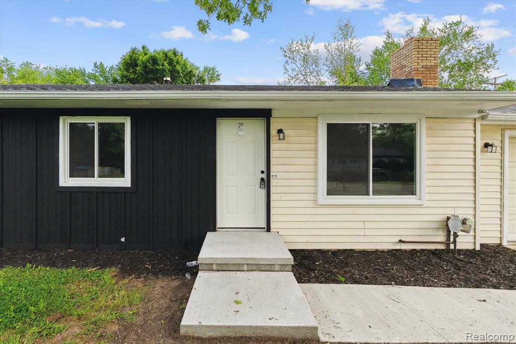 Property Photo: 4606 Glenalda Drive MI 48346 3633