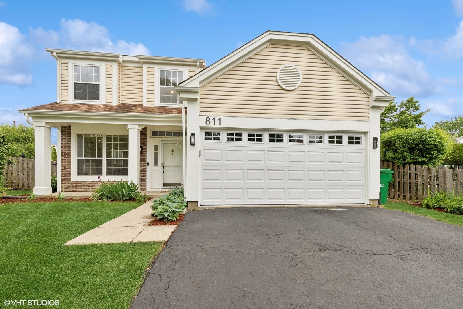 Property Photo: 811 Cambridge Drive IL 60030