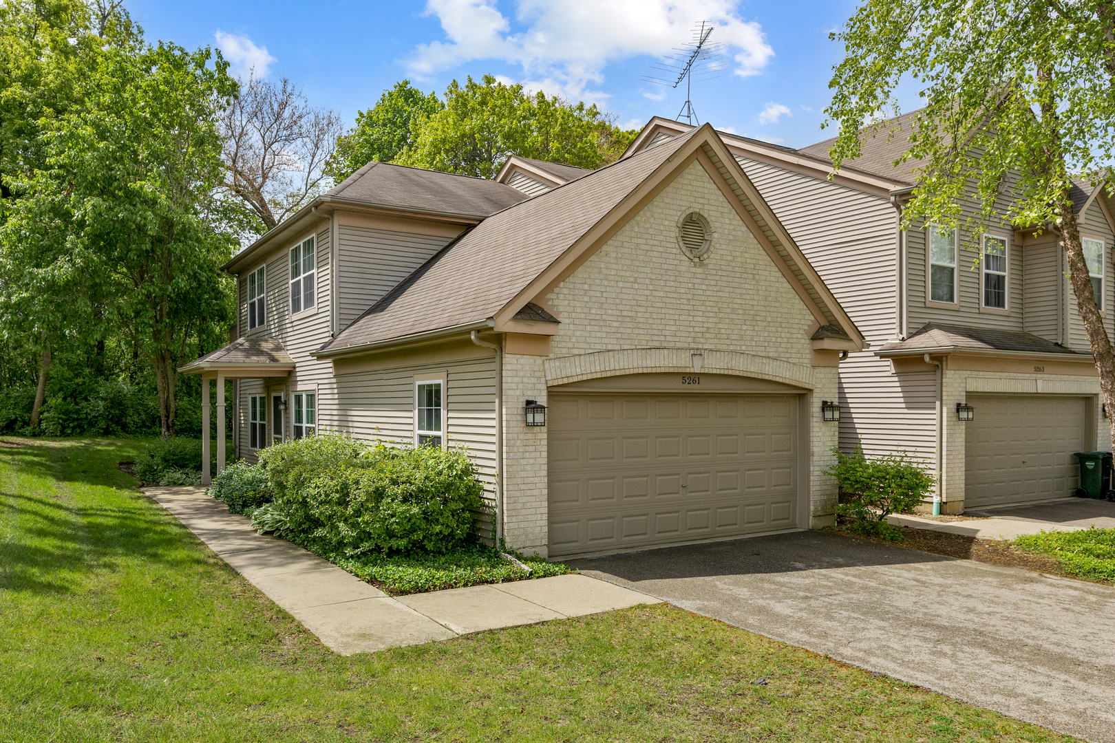 Property Photo: 5261 Pebble Lane IL 60012