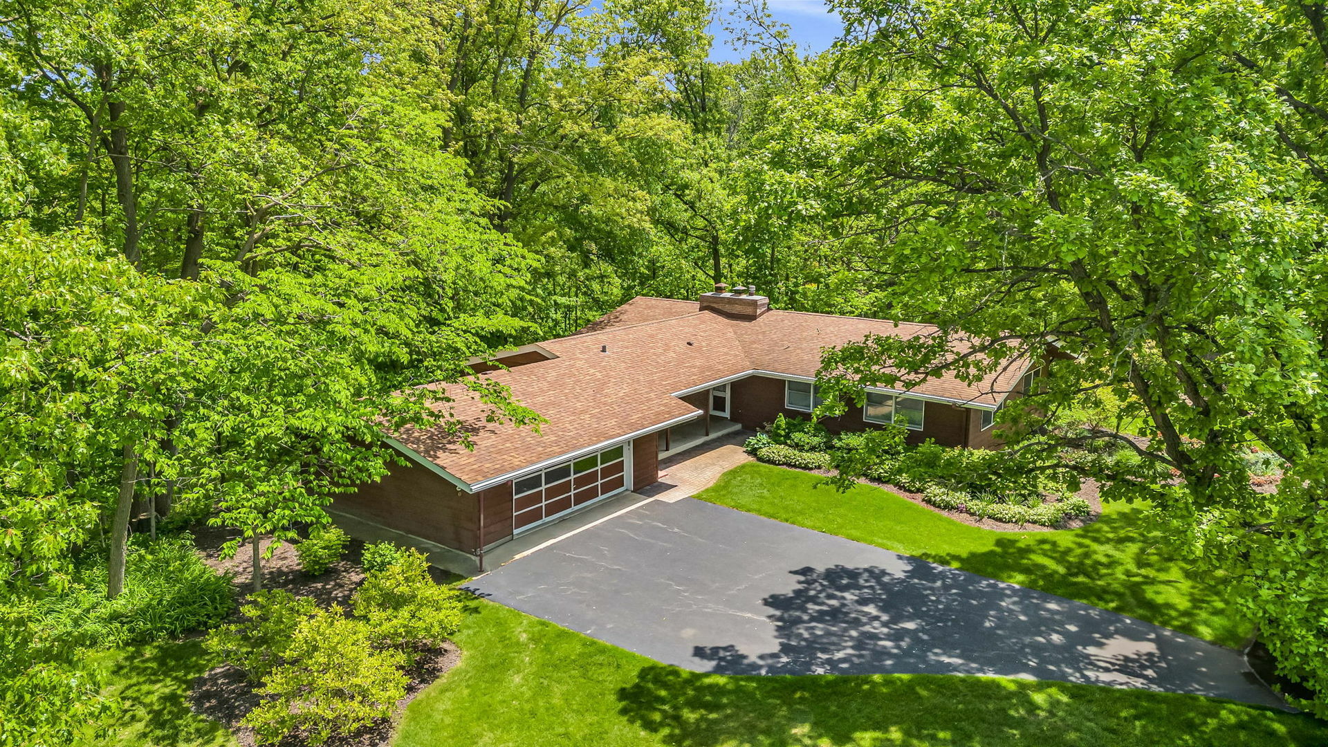 Property Photo: 24721 S Walnut Street IL 60417