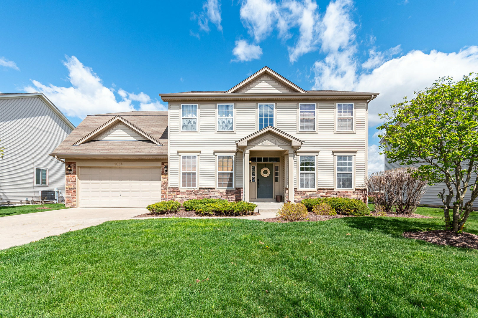 Property Photo: 1014 Bayside Lane IL 60404