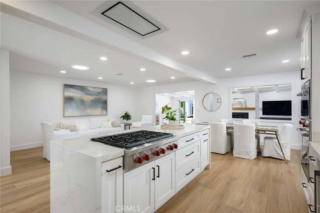 Property Photo:  270 Cecil Place  CA 92627 