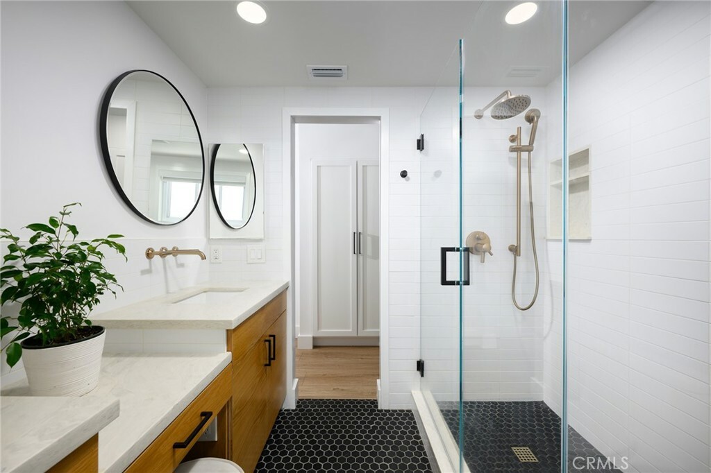 Property Photo:  270 Cecil Place  CA 92627 