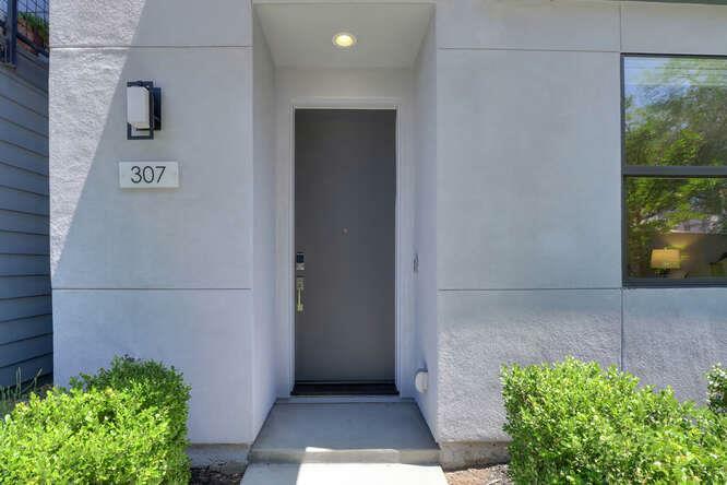 Property Photo: 307 10th Street CA 95814