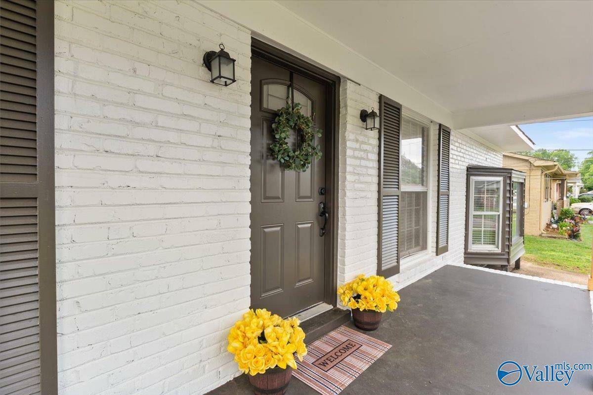 Property Photo: 4021 Knollbrook Drive NW AL 35810