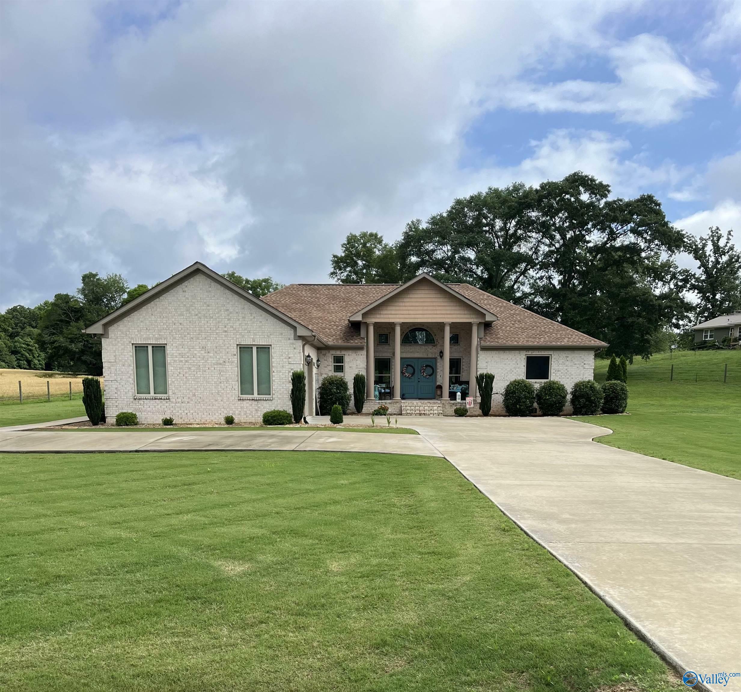 Property Photo:  407 Barbee Lane  AL 35769 