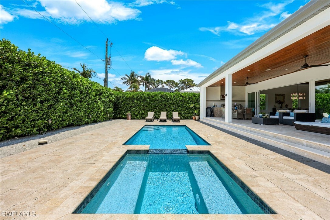 Property Photo: 1167 22nd Avenue N FL 34103