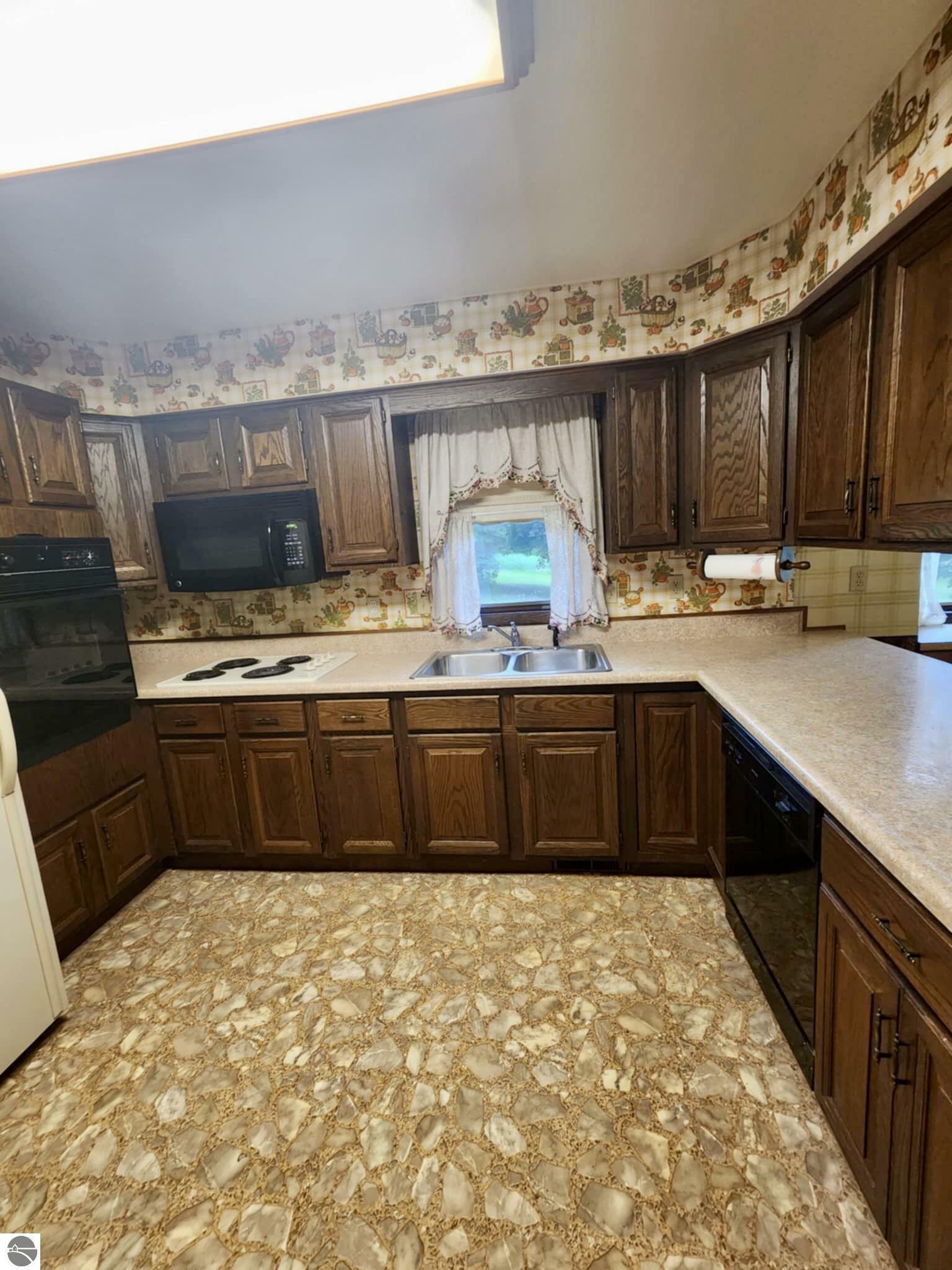 Property Photo: 3848 E Stanton Road MI 48888