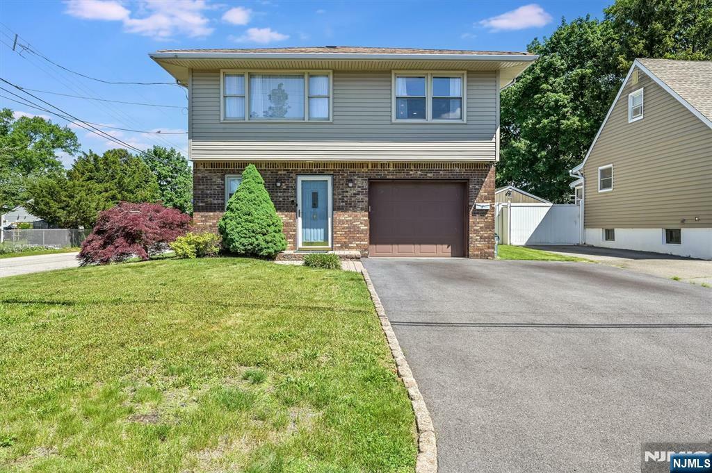 Property Photo:  20 Park Avenue  NJ 07420 
