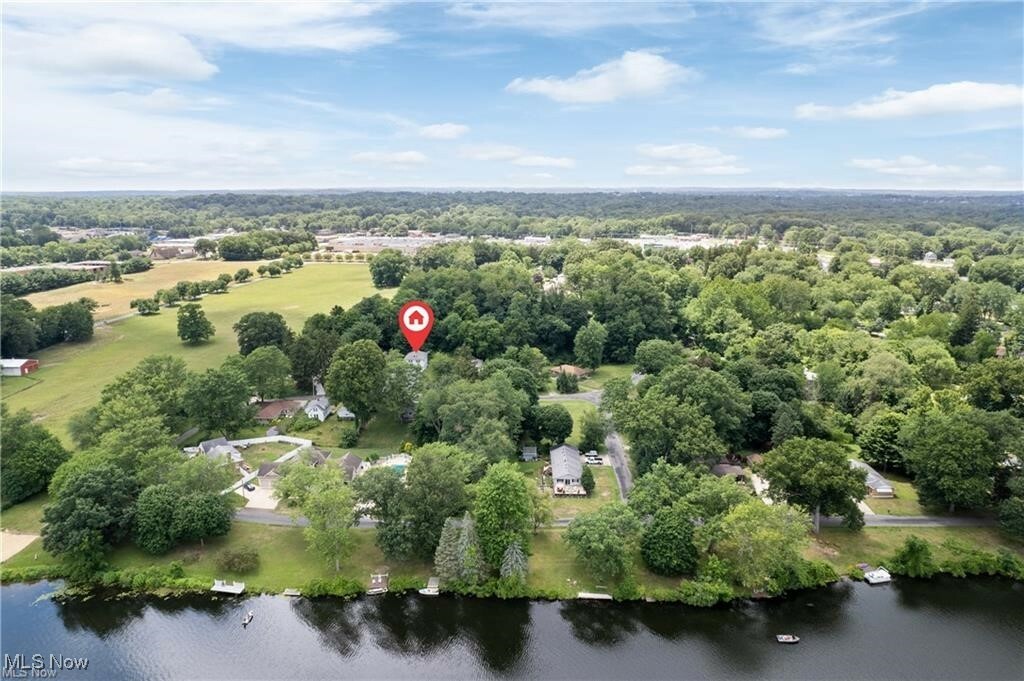 Property Photo: 3000 Kemble Avenue OH 44319