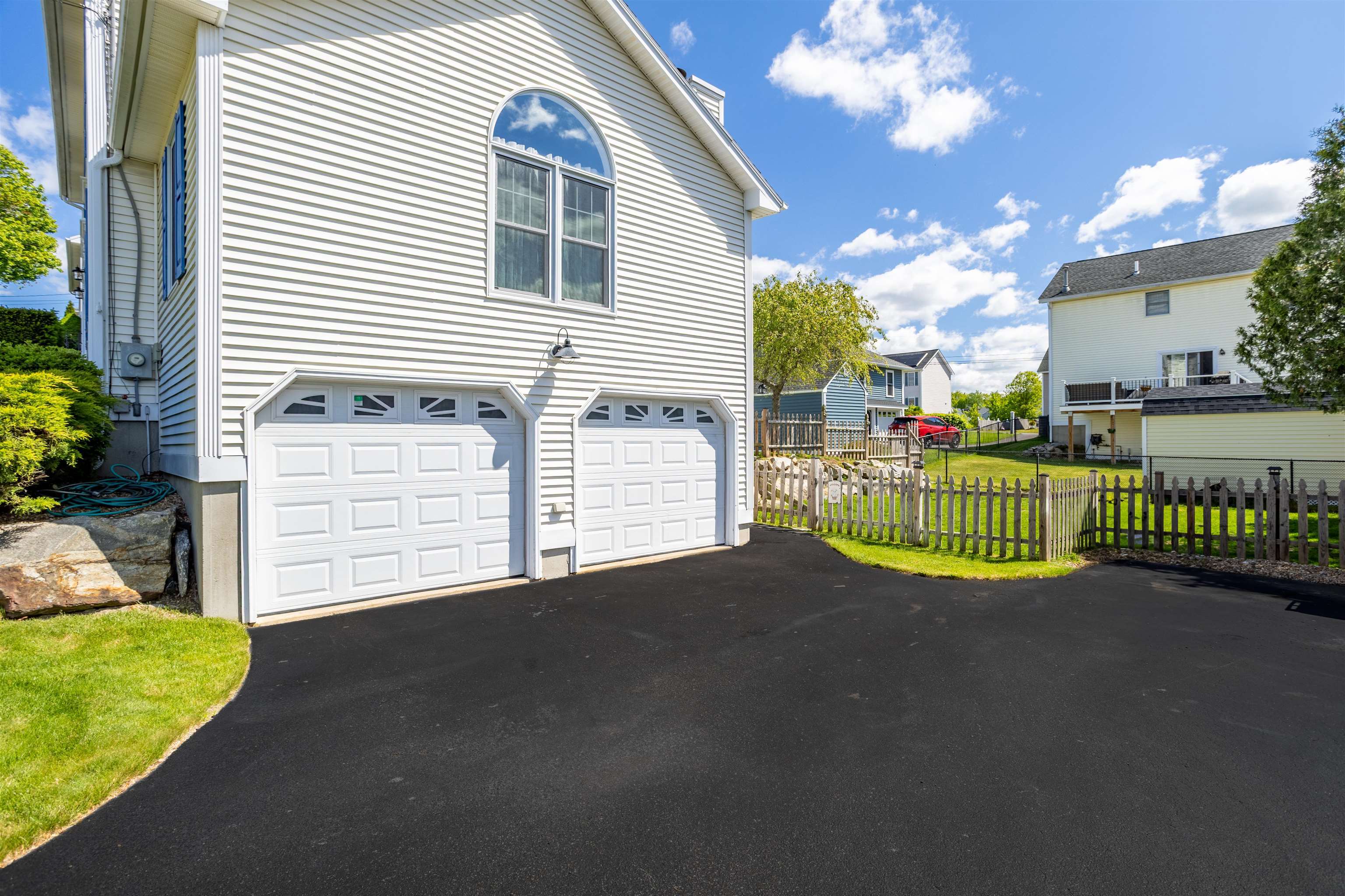 Property Photo: 23 Bittersweet Drive NH 03109