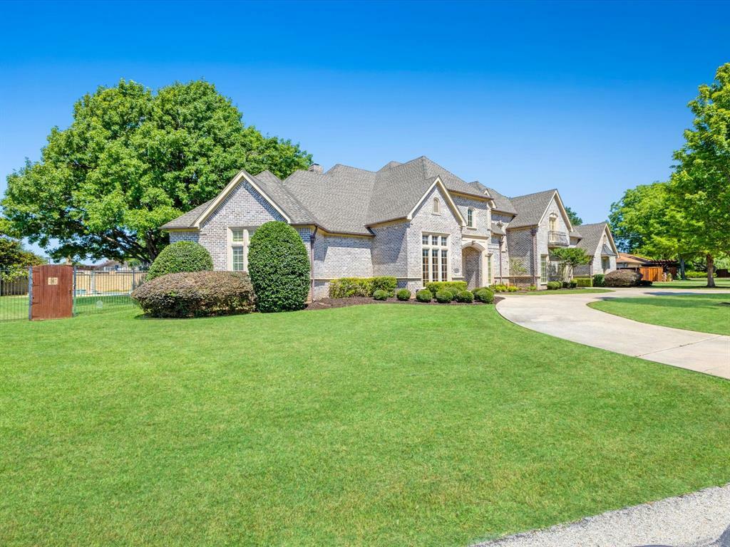 Property Photo: 2965 S Sunbeck Circle TX 75234