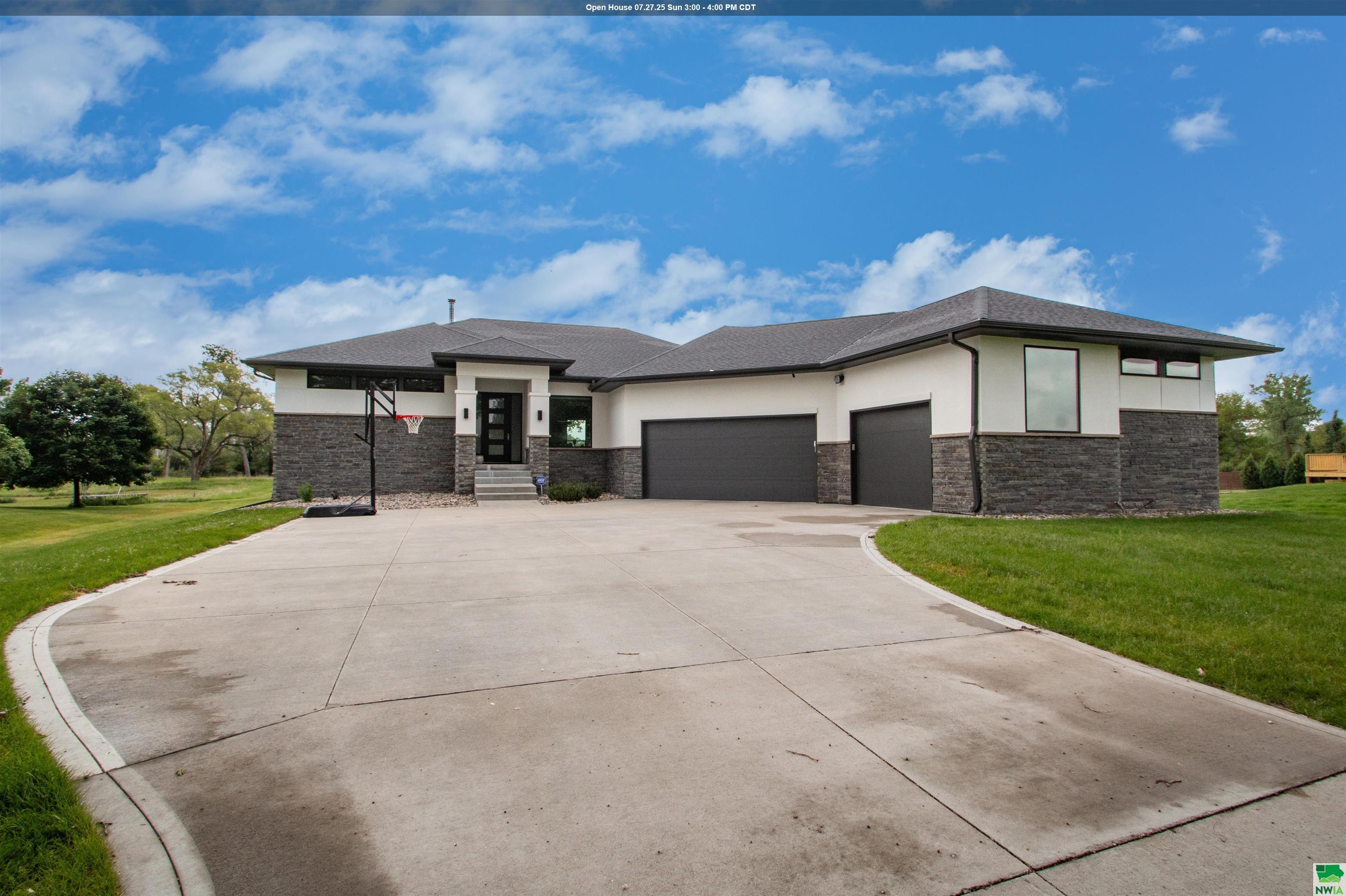 Property Photo: 920 Wynstone Drive SD 57038