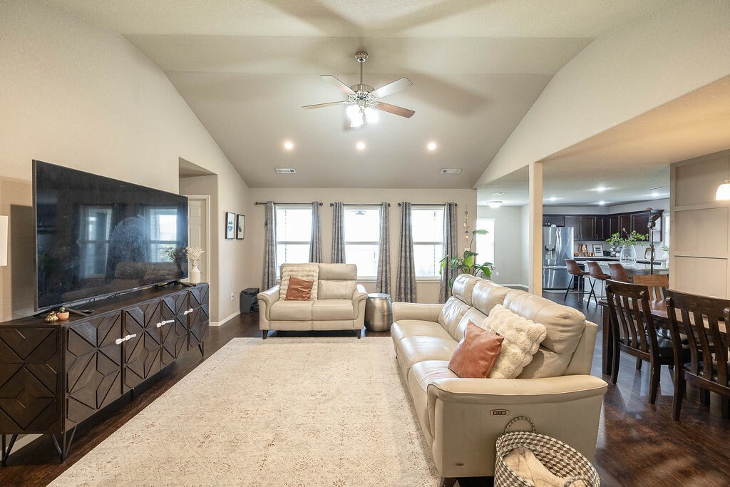Property Photo: 6108 SW Warrington Road AR 72713
