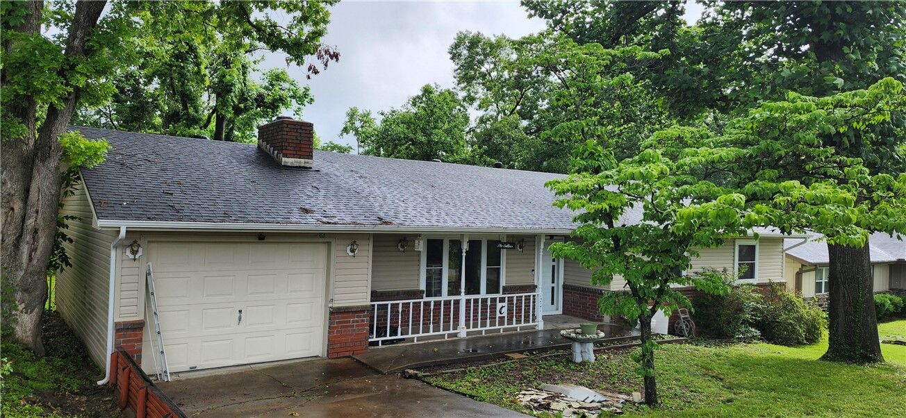 Property Photo:  1201 NW 10th Street  AR 72712 