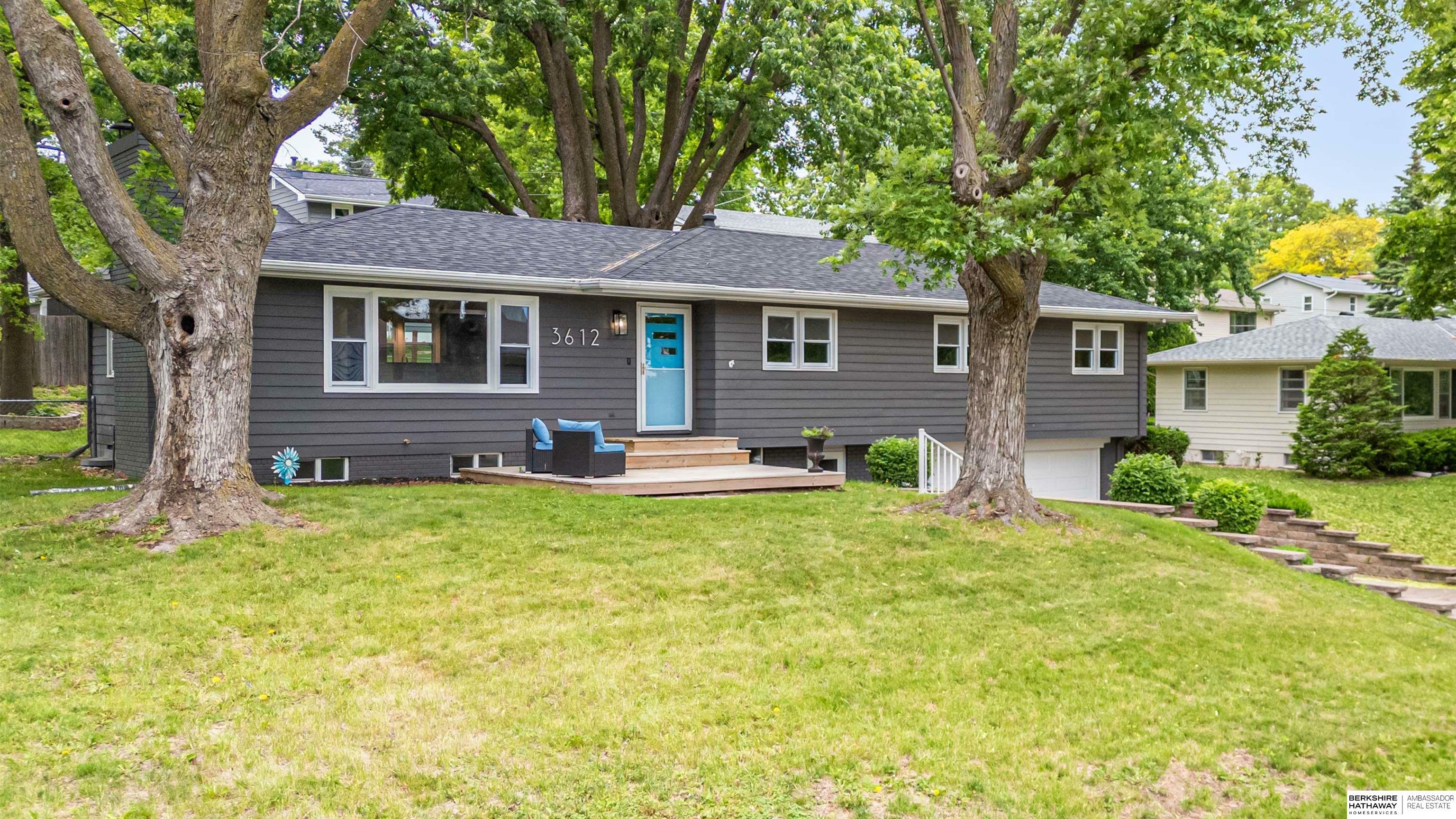 Property Photo: 3612 S 105th Avenue NE 68124