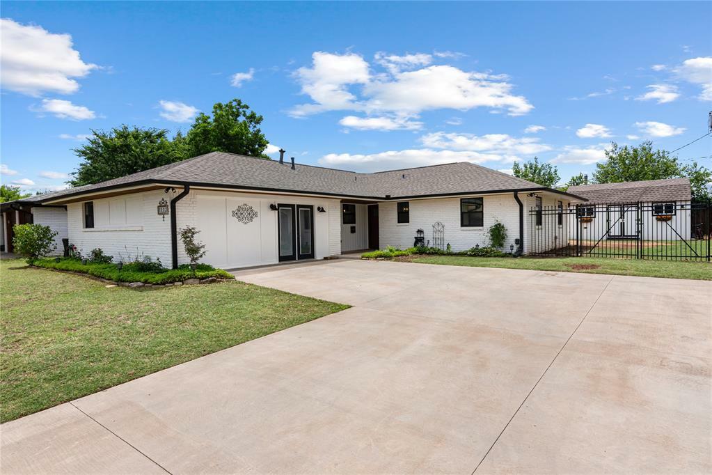 Property Photo: 1113 Winnipeg Drive OK 73099