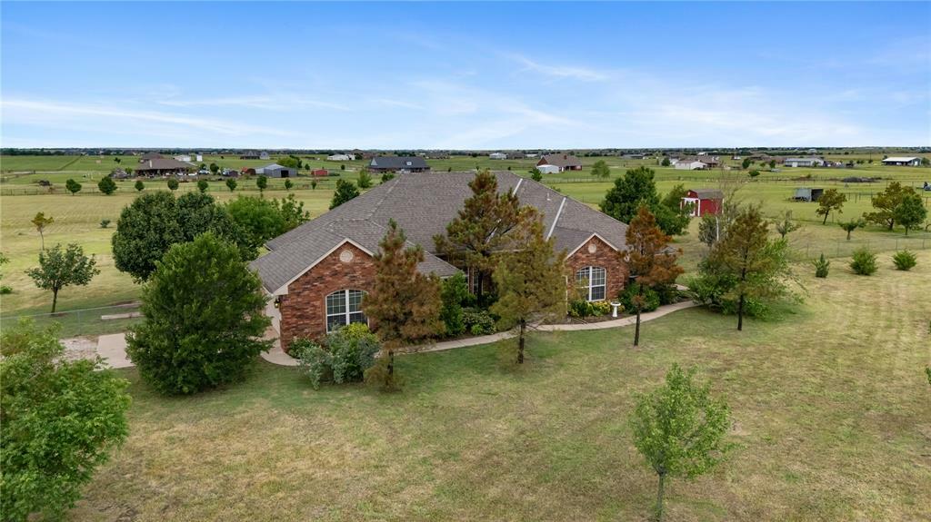 Property Photo: 5789 NE Sara Road OK 73078