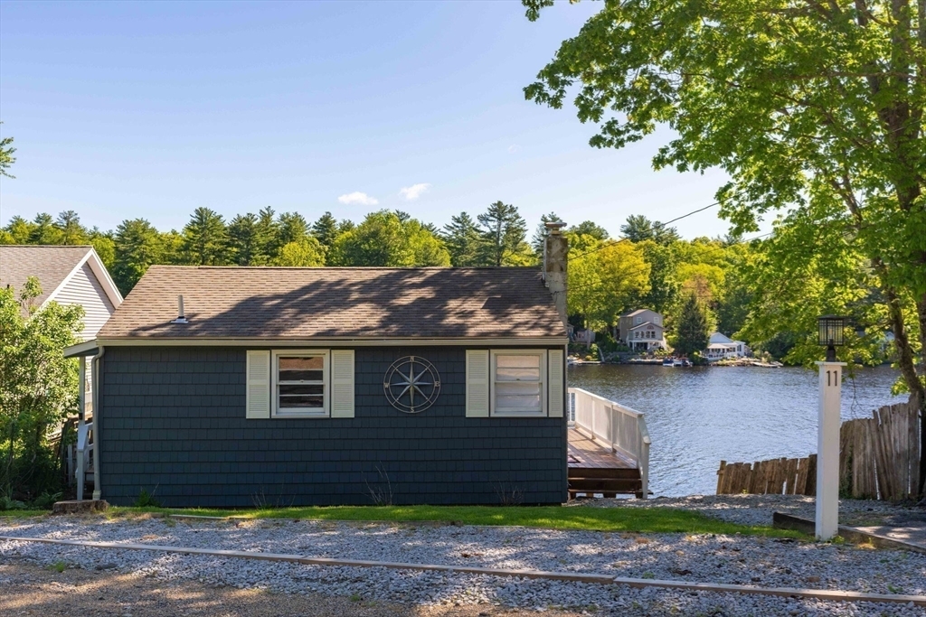 Property Photo: 11 Hamilton Dr MA 01521