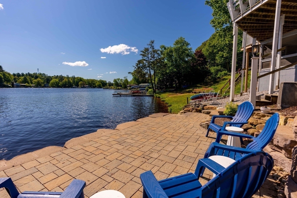 Property Photo: 11 Hamilton Dr MA 01521