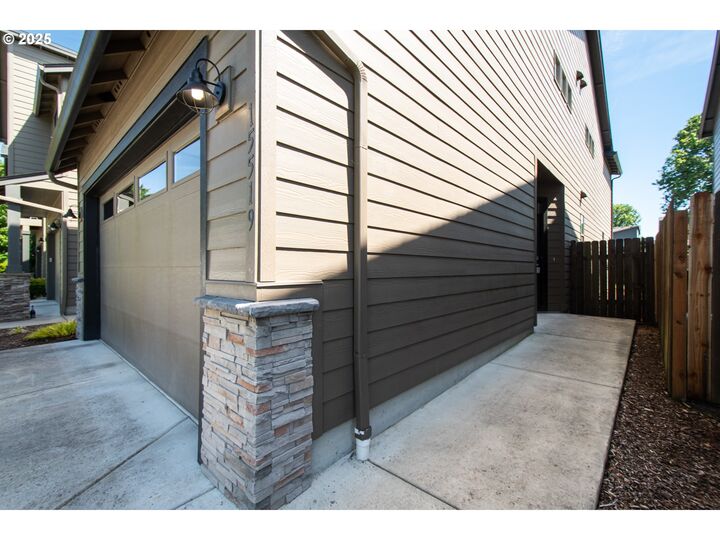 Property Photo:  15519 NE 108th Way  WA 98682 