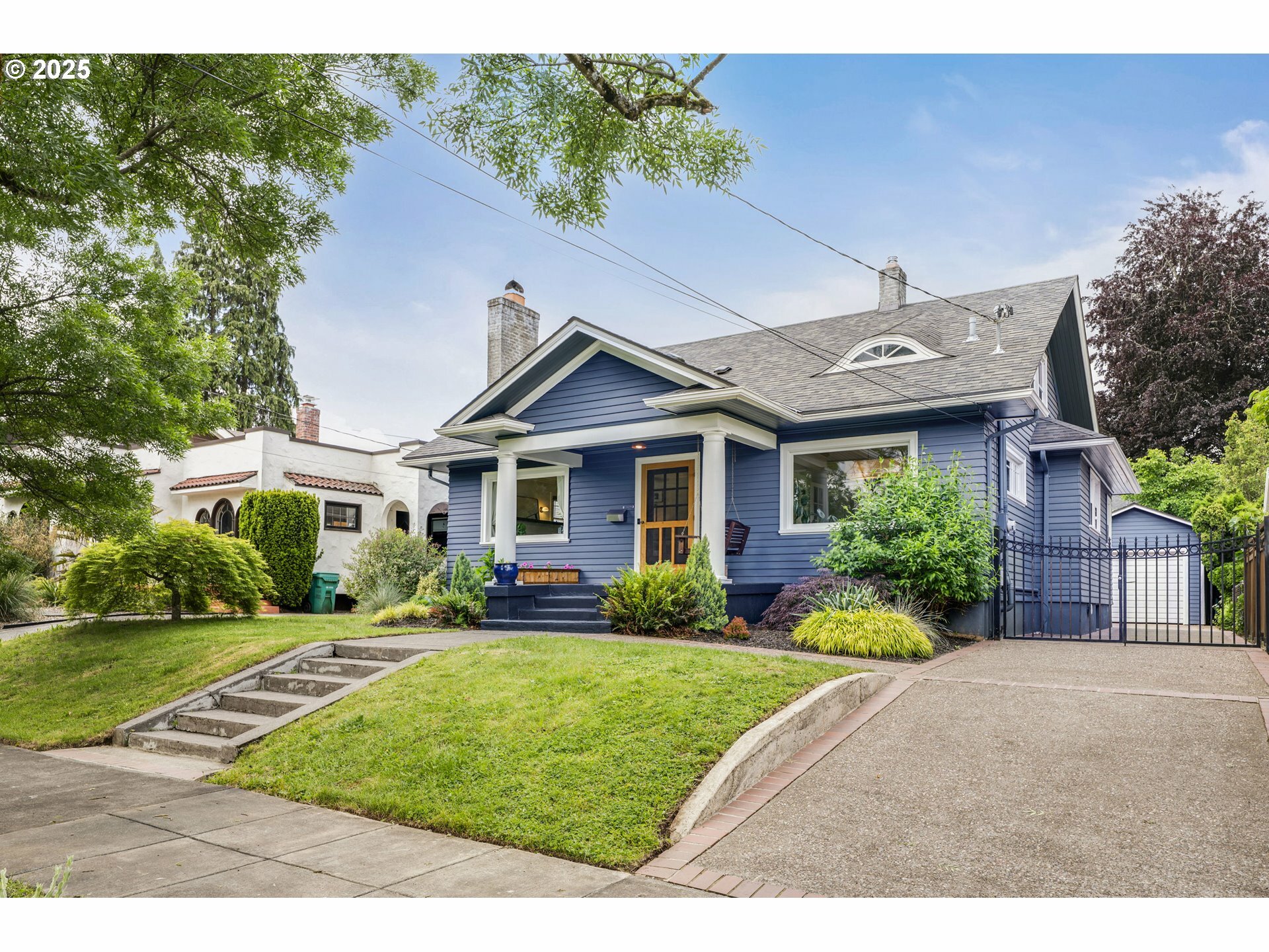 Property Photo: 4053 NE 31st Ave OR 97212