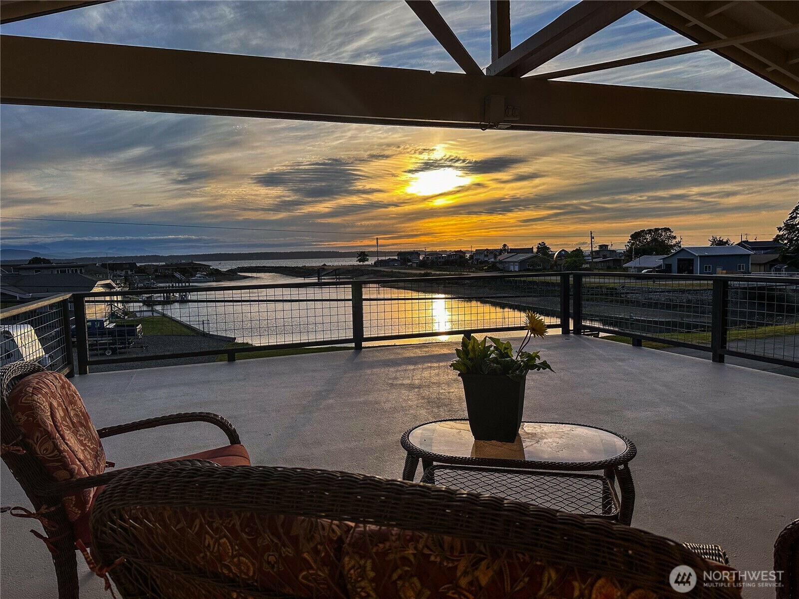 Property Photo: 3621 Shorewood Avenue WA 98253