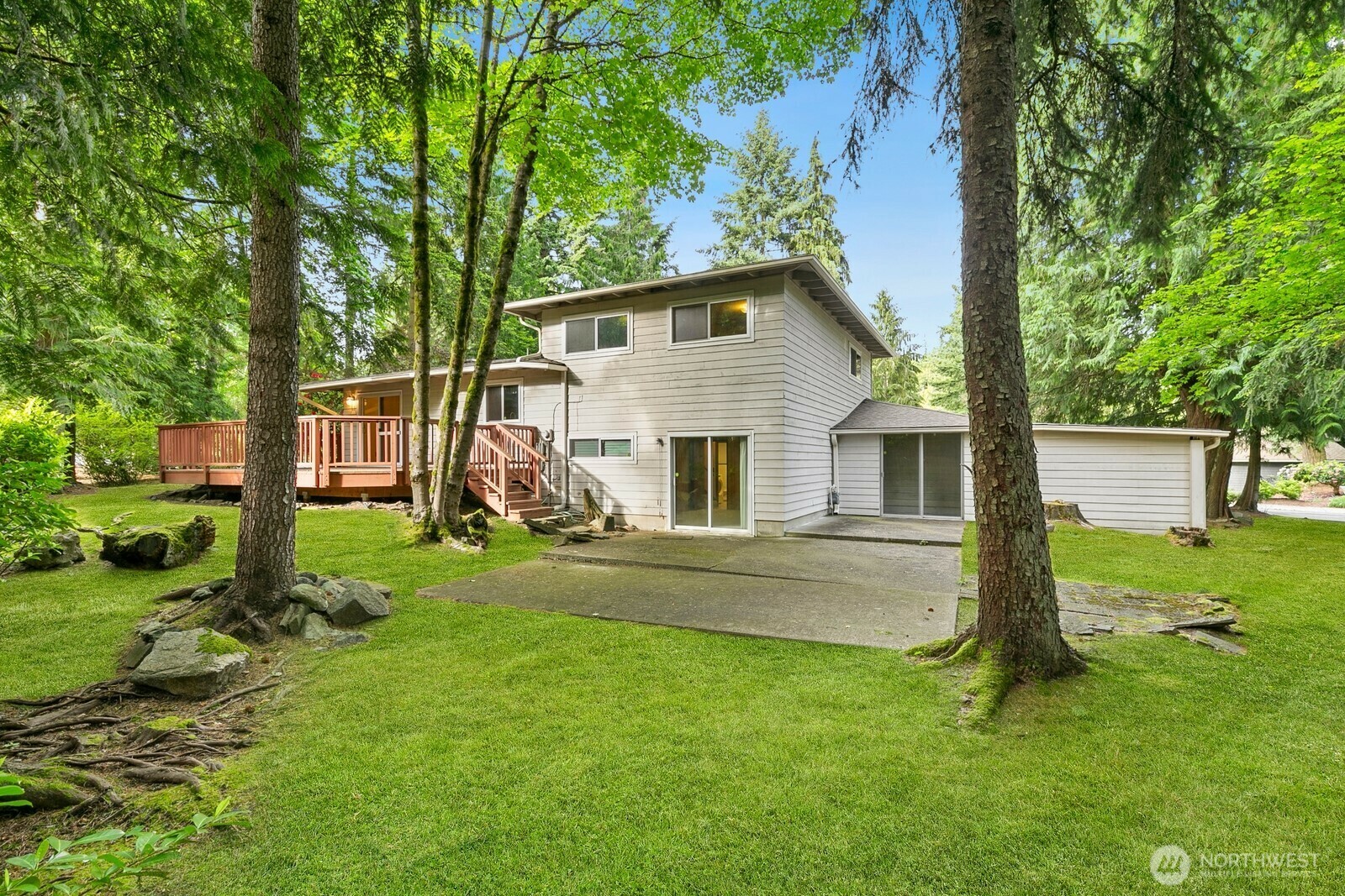 Property Photo: 2815 130th Avenue NE WA 98005