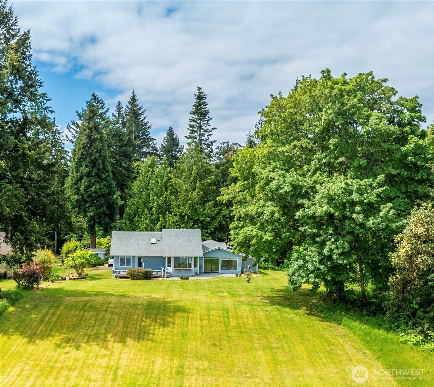 Property Photo: 2847 Viewmont Place WA 98282