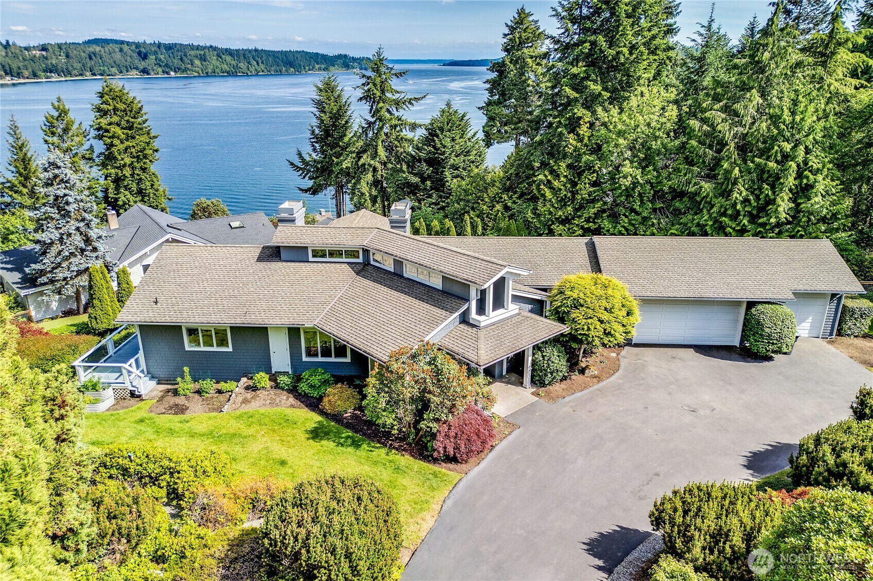 6575 NE Sundance Lane  Bainbridge Island WA 98110 photo