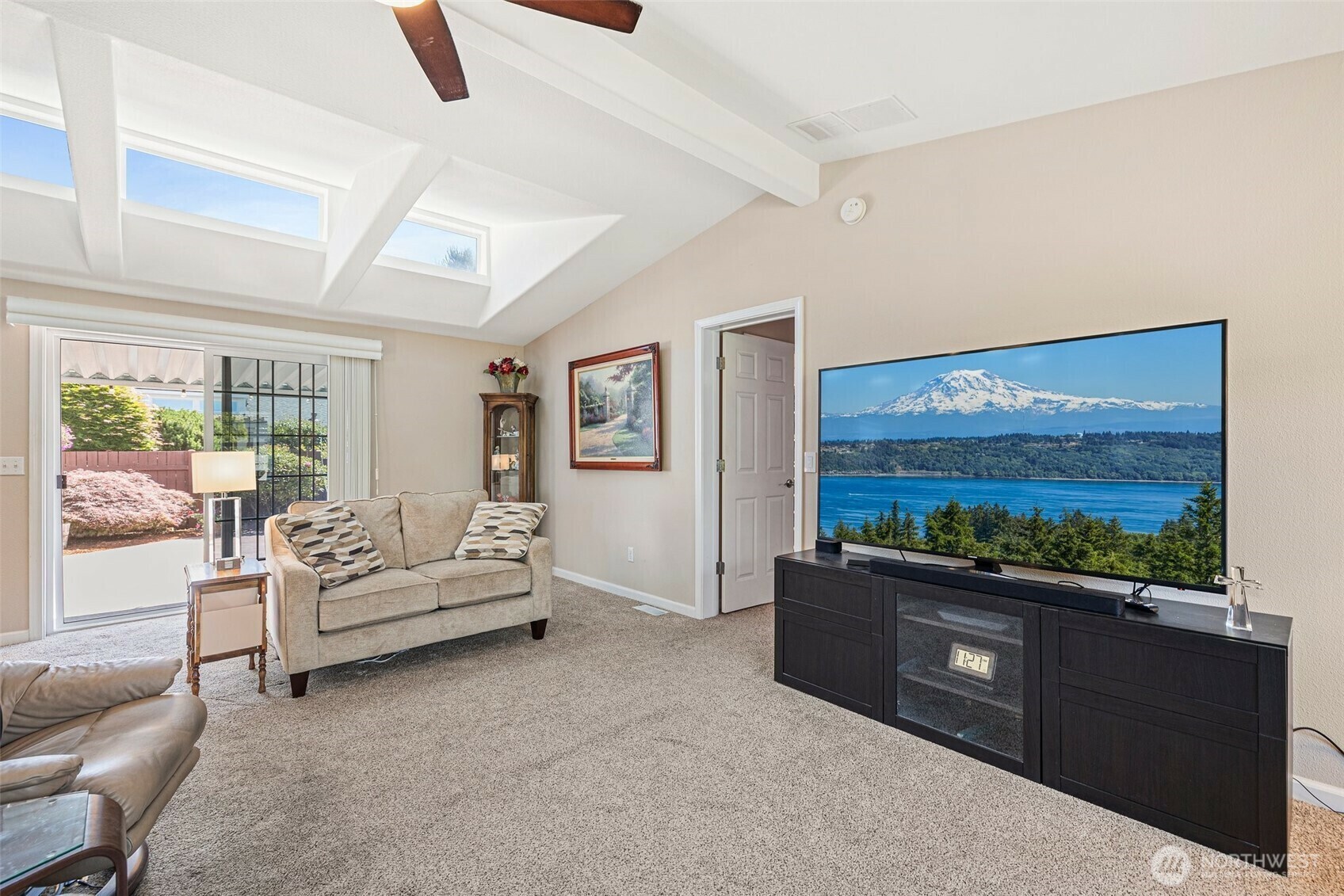 Property Photo: 22311 SE 242nd Place 130 WA 98038