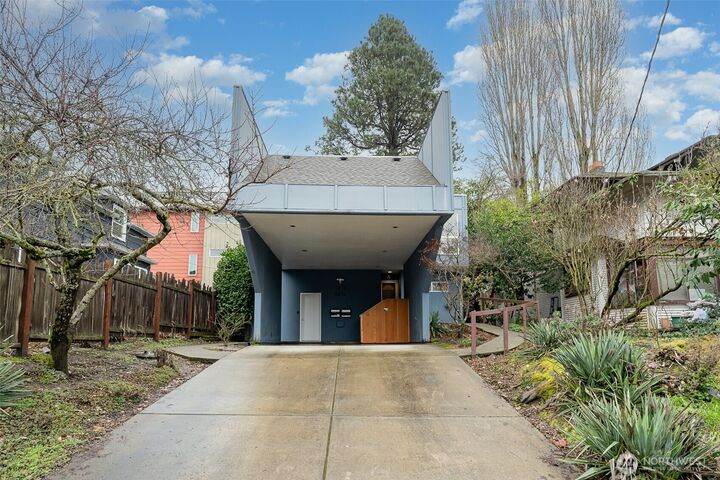 Property Photo: 3614 Interlake Avenue N A WA 98103