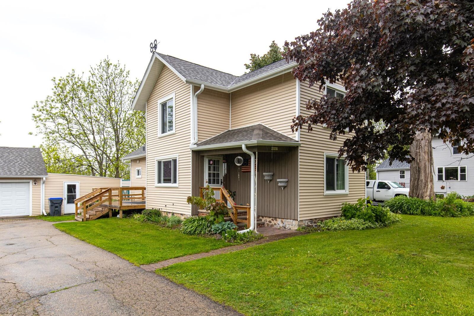 Property Photo: W8987 State Road 96 WI 54944
